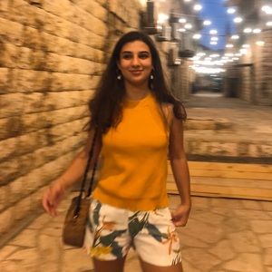 Meet your Posher, Yara